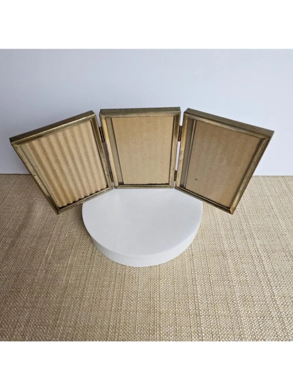 Vintage Triple Picture Frame 3x5 Gold Tone Metal Folding Photo Frame Matte Glass